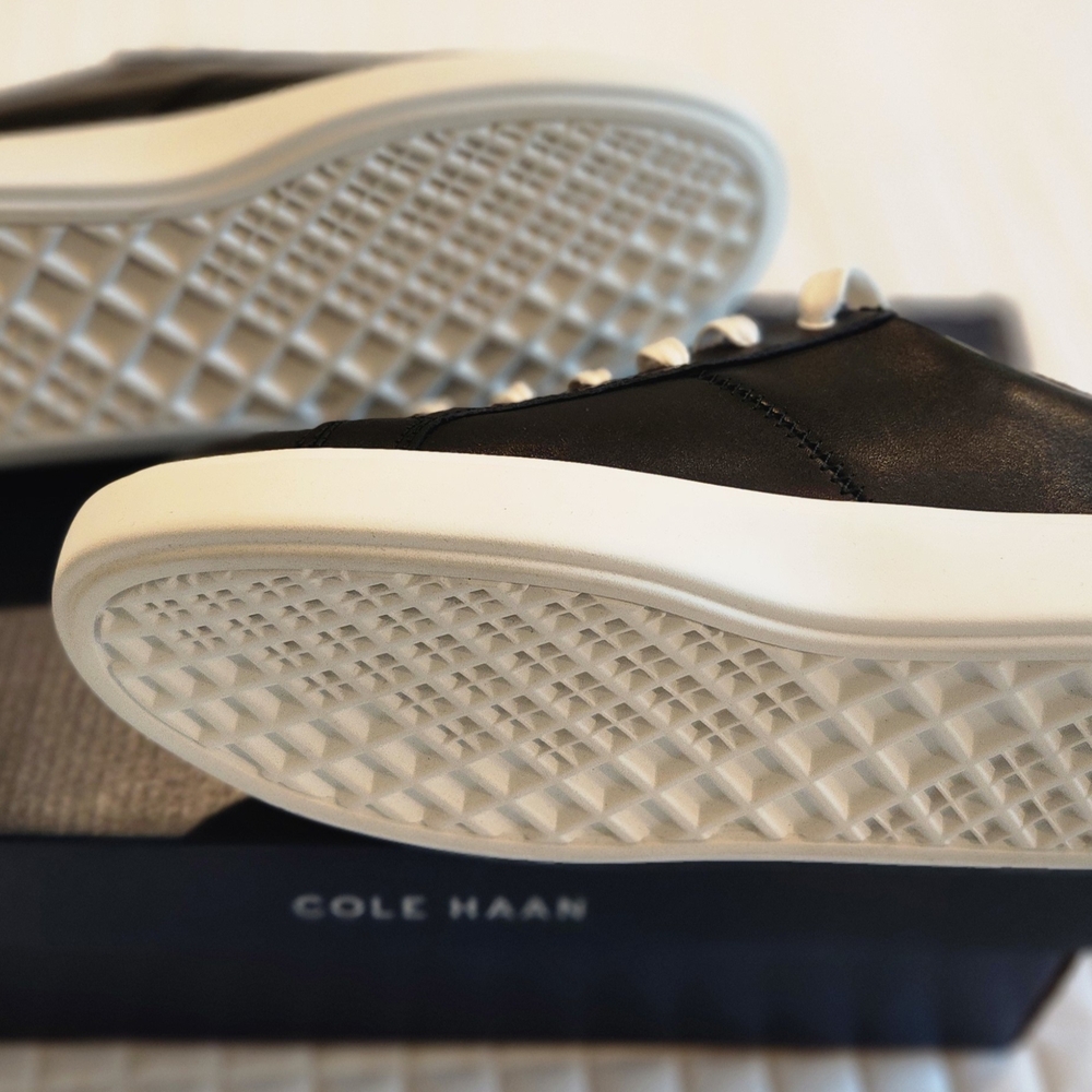 Cole Haan Womens Grand Coaster Sneakers Shoes Size 8.5. Black/white - Picture 5 of 7